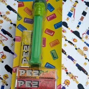 90s Incredible Hulk PEZ Dispenser - Canadian Card NIB